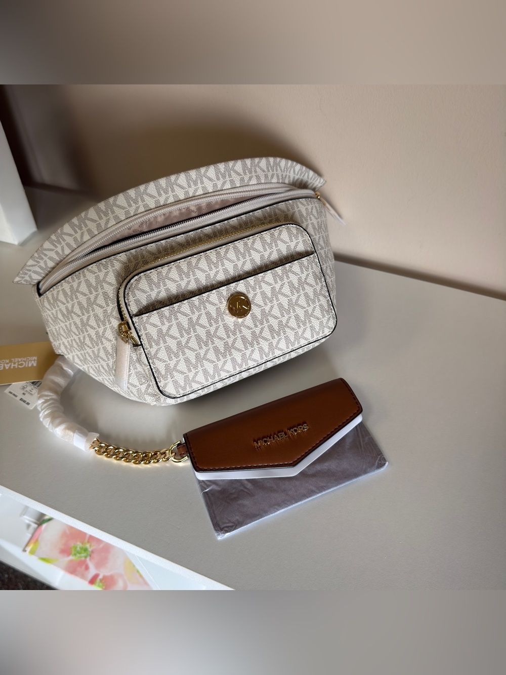 Michael Kors MAISIE LG 2in1 WAISTPACK - Picture 9 of 13